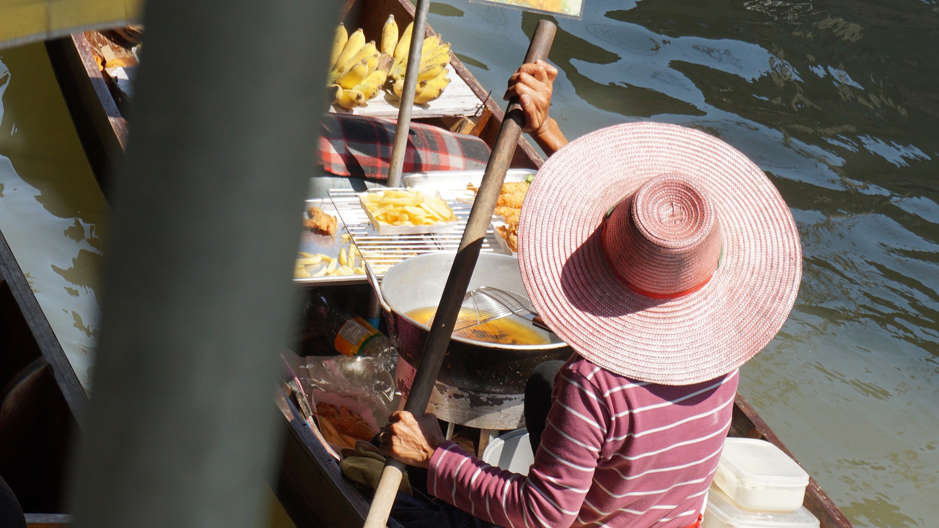 Bang Nam Phueng Floating Market